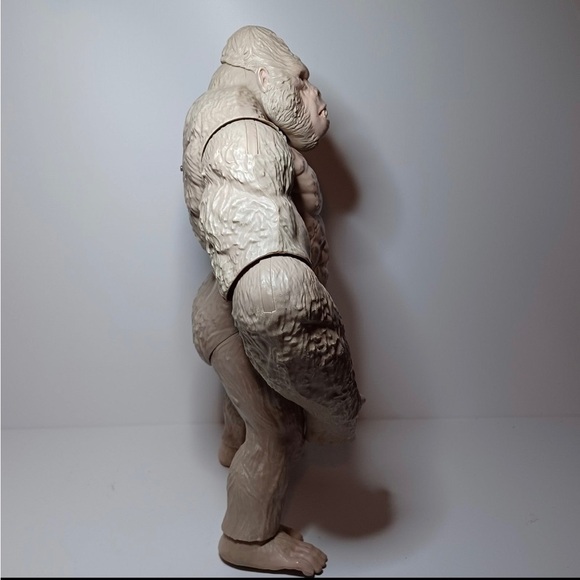 Rampage the Movie 16" Mega Articulated George Gorilla Toy King Kong Figure - Picture 6 of 7